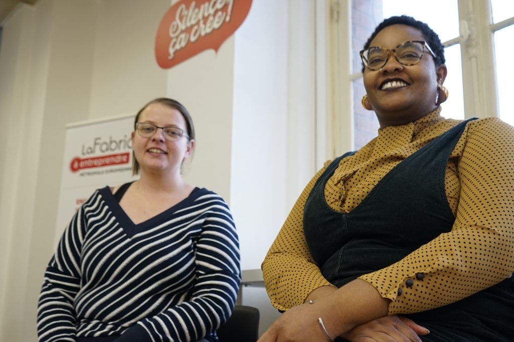 Ophélie, Educatrice spécialisée, et Jessica, Assistante sociale, se sont lancées un défi : créer le premier salon de thé pour parents en plein cœur de Roubaix. Un lieu de vie unique pour permettre aux parents de se retrouver autour d’un cadre convivial et chaleureux, mais pas uniquement... elles nous expliquent leur déclic et leur envie d’entreprendre.